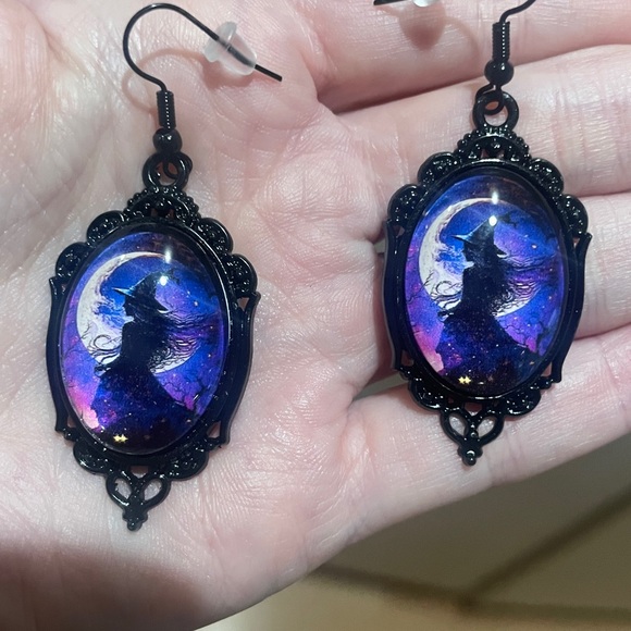 Witch & Moon Cameo Earrings - Picture 3 of 4